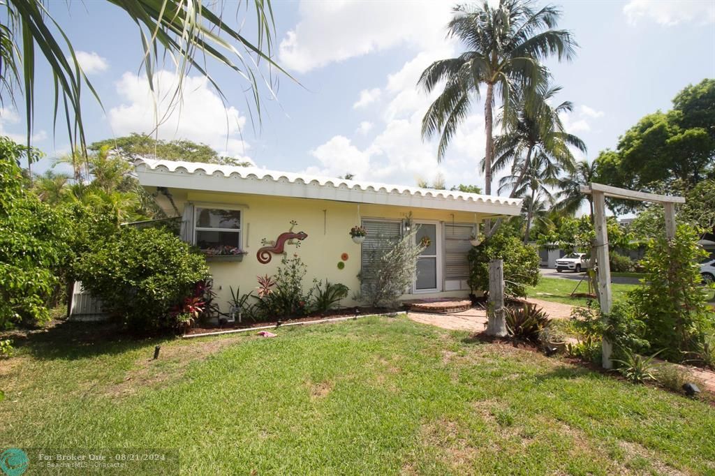 Recently Sold: $467,000 (2 beds, 2 baths, 1196 Square Feet)