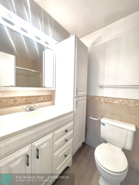 Recently Sold: $249,900 (2 beds, 2 baths, 963 Square Feet)