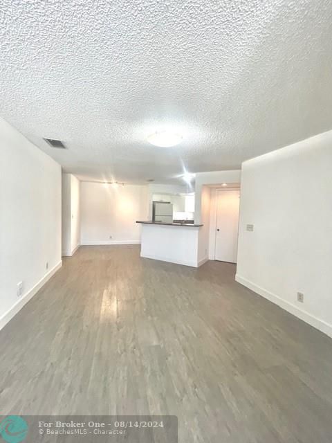 Recently Sold: $249,900 (2 beds, 2 baths, 963 Square Feet)