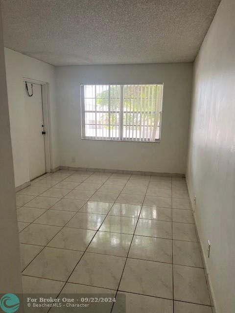 For Rent: $1,925 (2 beds, 2 baths, 1070 Square Feet)