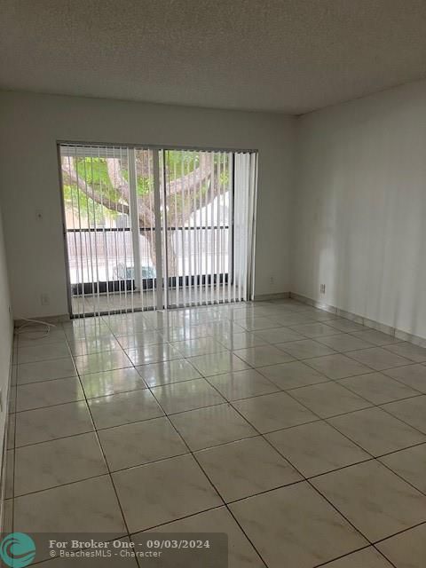 For Rent: $1,925 (2 beds, 2 baths, 1070 Square Feet)