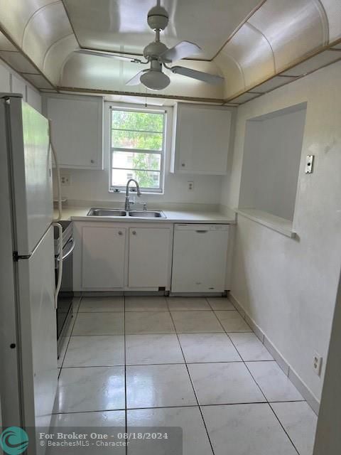 For Rent: $1,925 (2 beds, 2 baths, 1070 Square Feet)