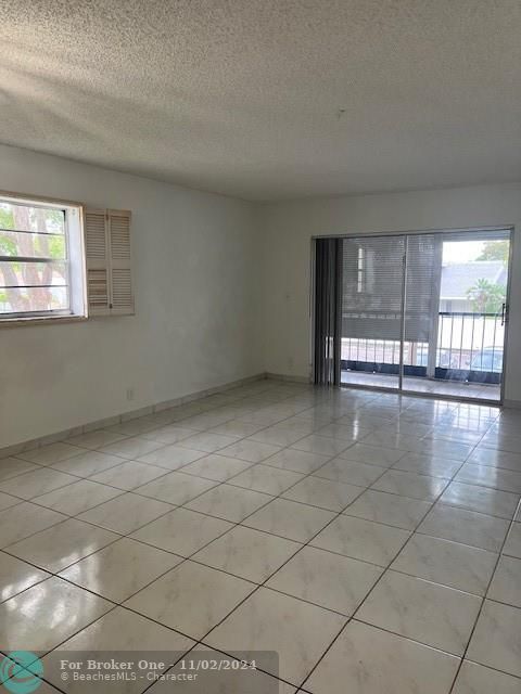 For Rent: $1,925 (2 beds, 2 baths, 1070 Square Feet)