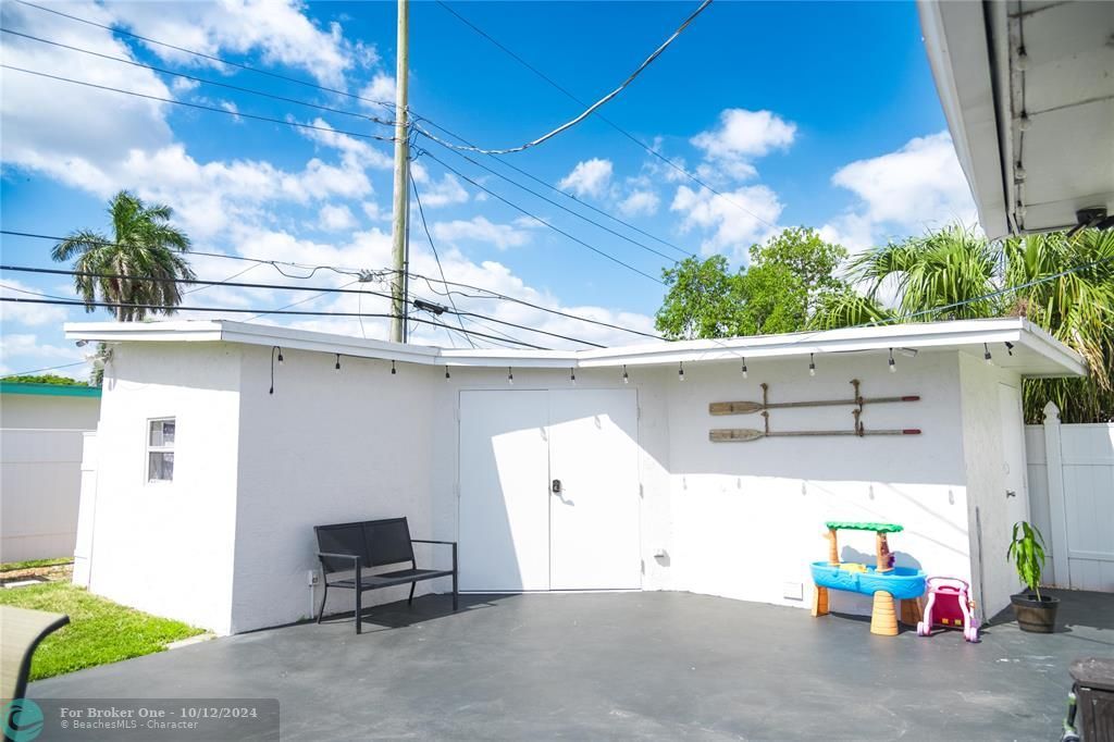 Recently Rented: $3,300 (3 beds, 2 baths, 1641 Square Feet)