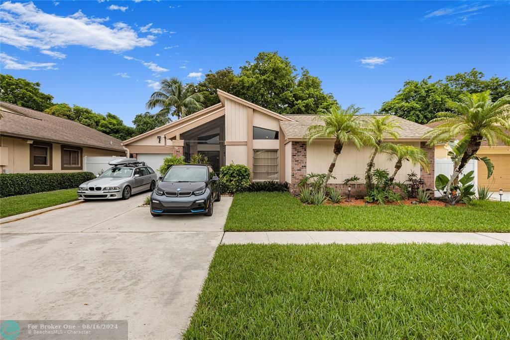 For Sale: $670,000 (3 beds, 2 baths, 1580 Square Feet)