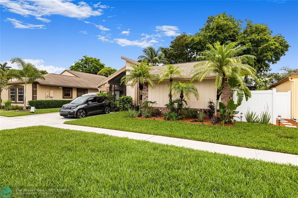 For Sale: $670,000 (3 beds, 2 baths, 1580 Square Feet)