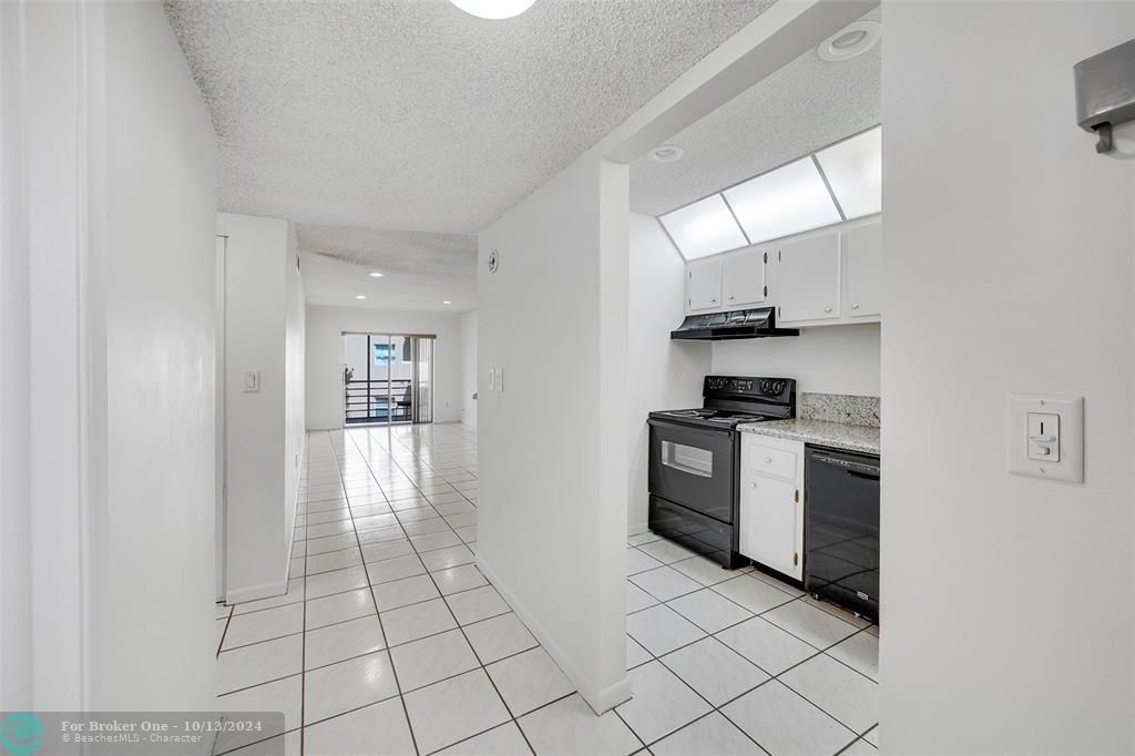 Recently Rented: $1,600 (1 beds, 1 baths, 750 Square Feet)