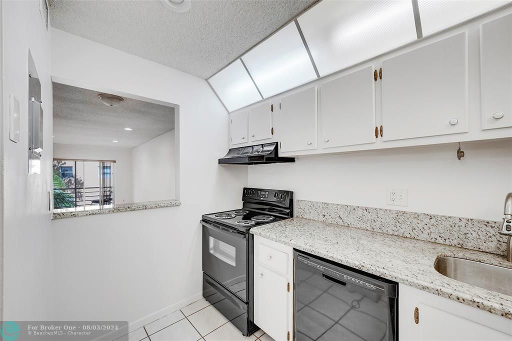 Recently Rented: $1,600 (1 beds, 1 baths, 750 Square Feet)