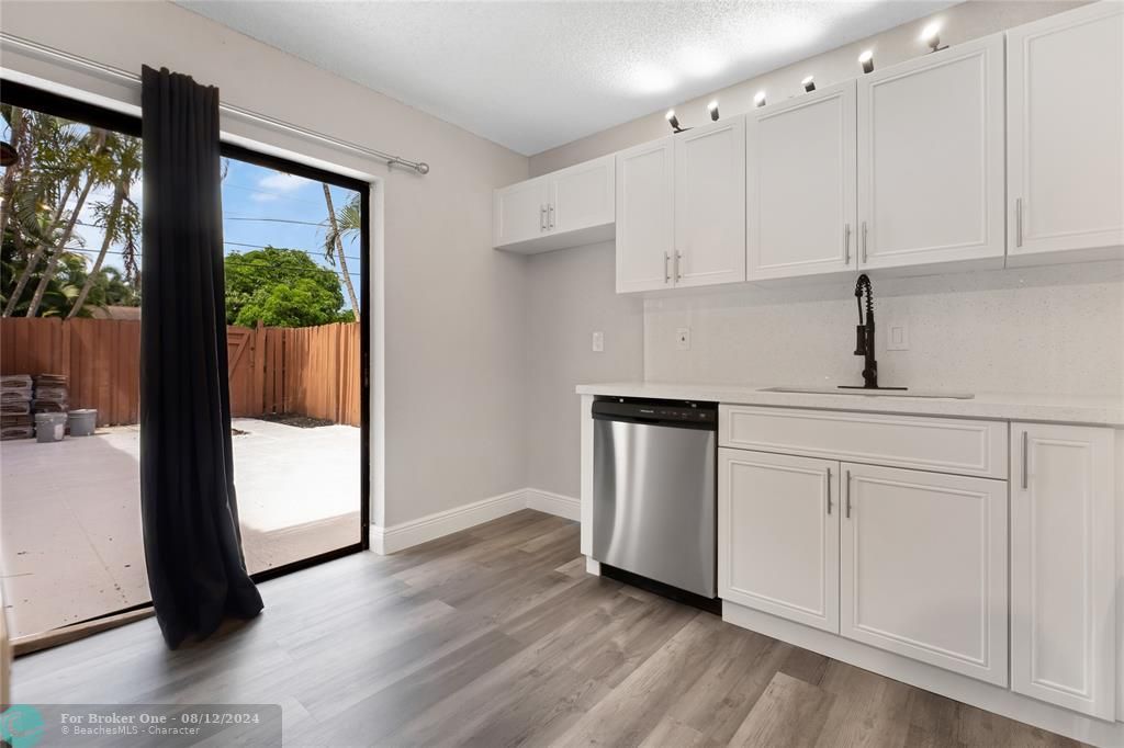 For Sale: $355,000 (3 beds, 2 baths, 1550 Square Feet)