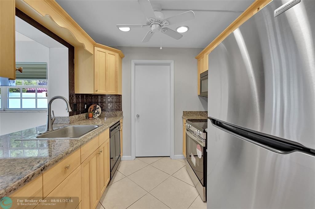 Recently Sold: $449,999 (2 beds, 2 baths, 1160 Square Feet)