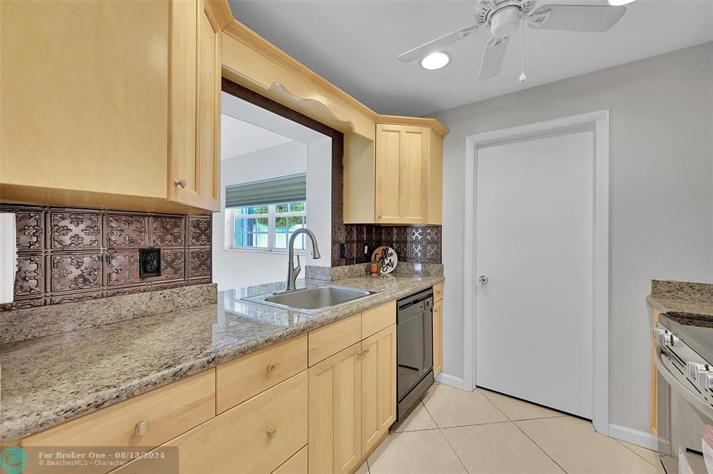 Recently Sold: $449,999 (2 beds, 2 baths, 1160 Square Feet)