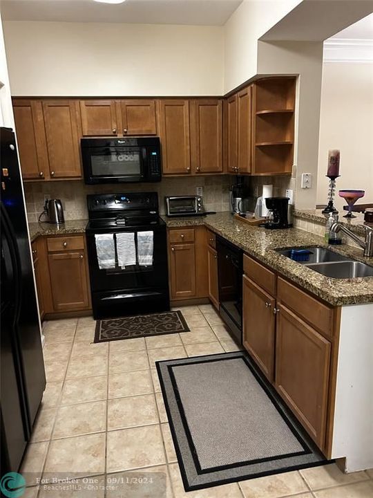 For Sale: $309,000 (1 beds, 1 baths, 849 Square Feet)