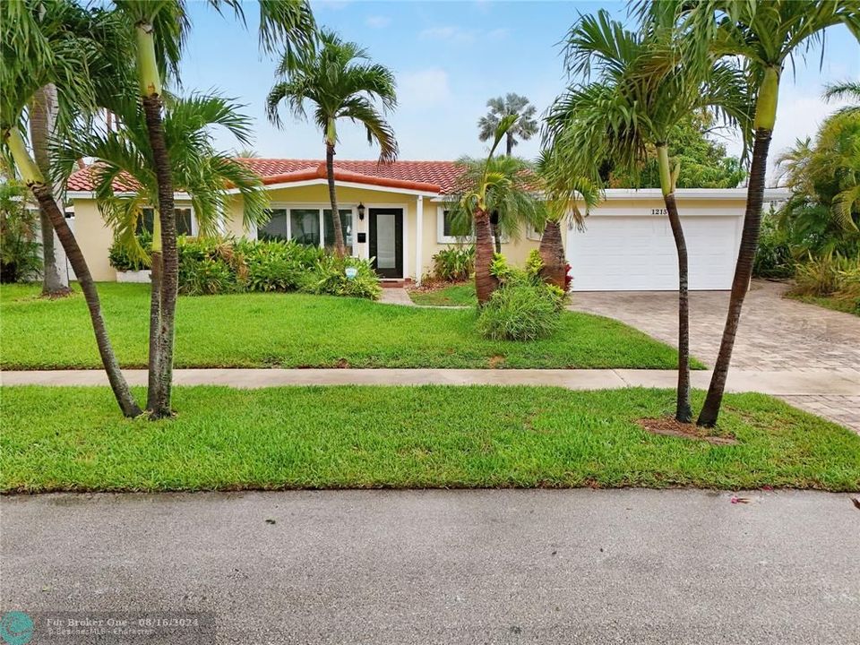 For Sale: $1,450,000 (3 beds, 3 baths, 2123 Square Feet)