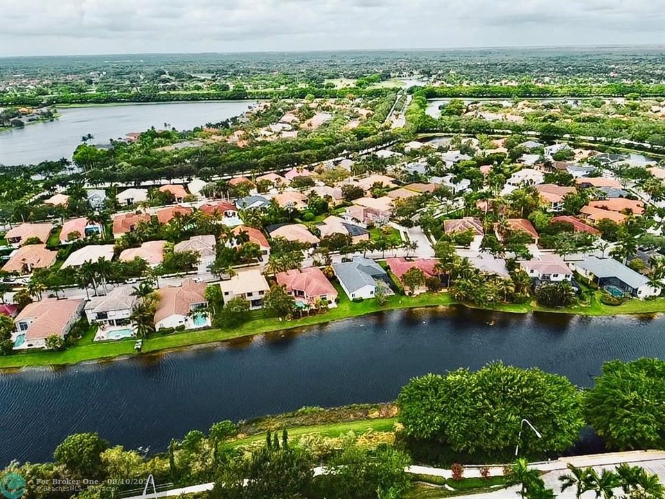 Vendido Recientemente: $1,595,000 (5 camas, 4 baños, 3151 Pies cuadrados)