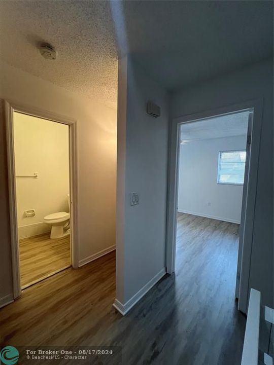 Active With Contract: $2,350 (2 beds, 1 baths, 1160 Square Feet)