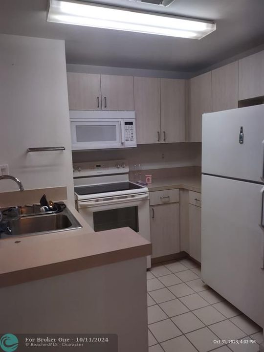 Recently Rented: $2,350 (1 beds, 1 baths, 640 Square Feet)