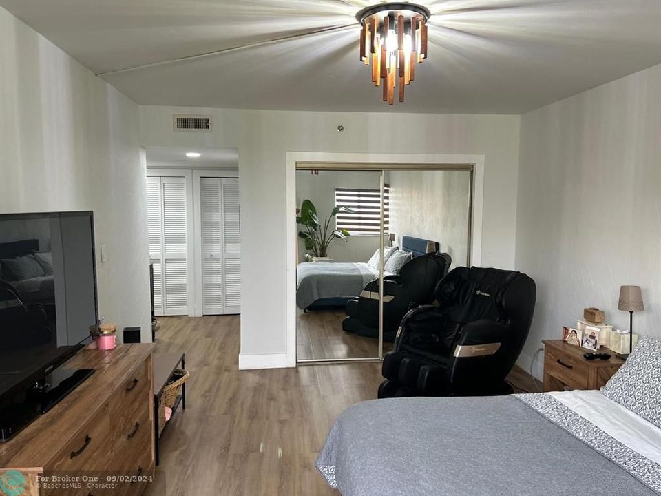 For Sale: $275,000 (2 beds, 2 baths, 1407 Square Feet)