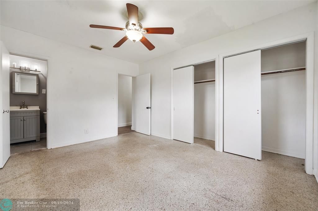 Active With Contract: $468,000 (4 beds, 2 baths, 2039 Square Feet)