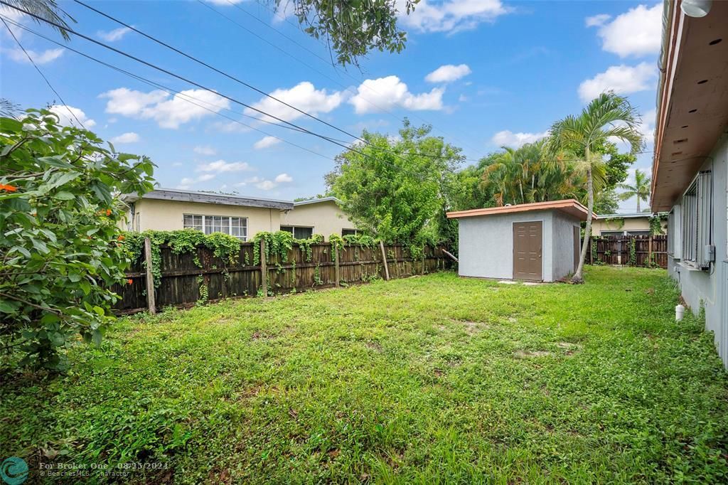 Active With Contract: $468,000 (4 beds, 2 baths, 2039 Square Feet)