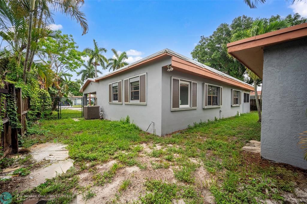 Active With Contract: $468,000 (4 beds, 2 baths, 2039 Square Feet)