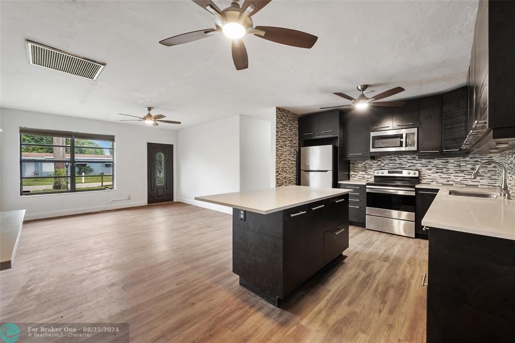 Active With Contract: $468,000 (4 beds, 2 baths, 2039 Square Feet)