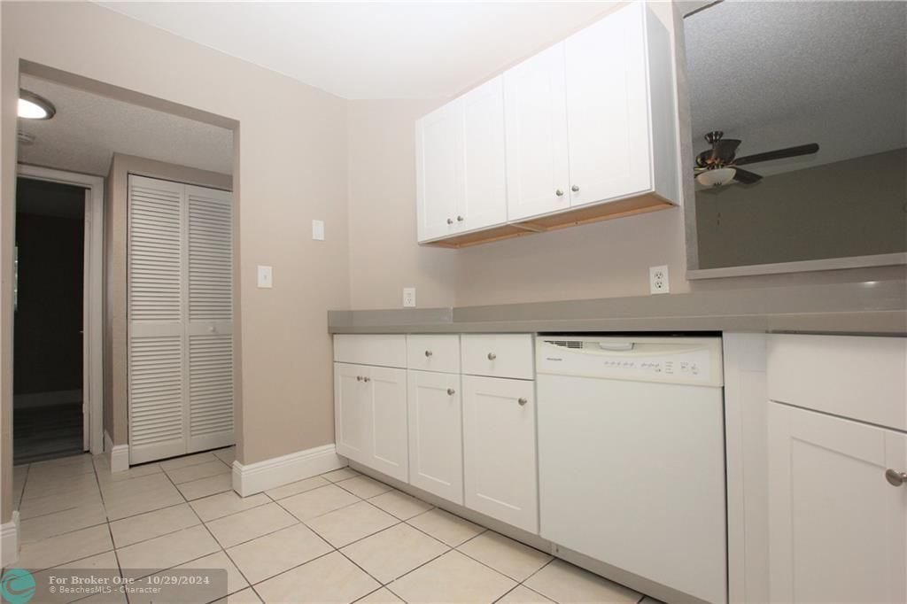 For Rent: $2,050 (2 beds, 2 baths, 1200 Square Feet)