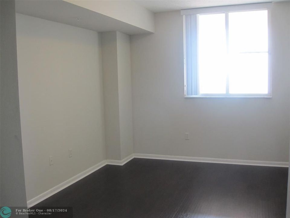 For Rent: $3,200 (2 beds, 2 baths, 1110 Square Feet)