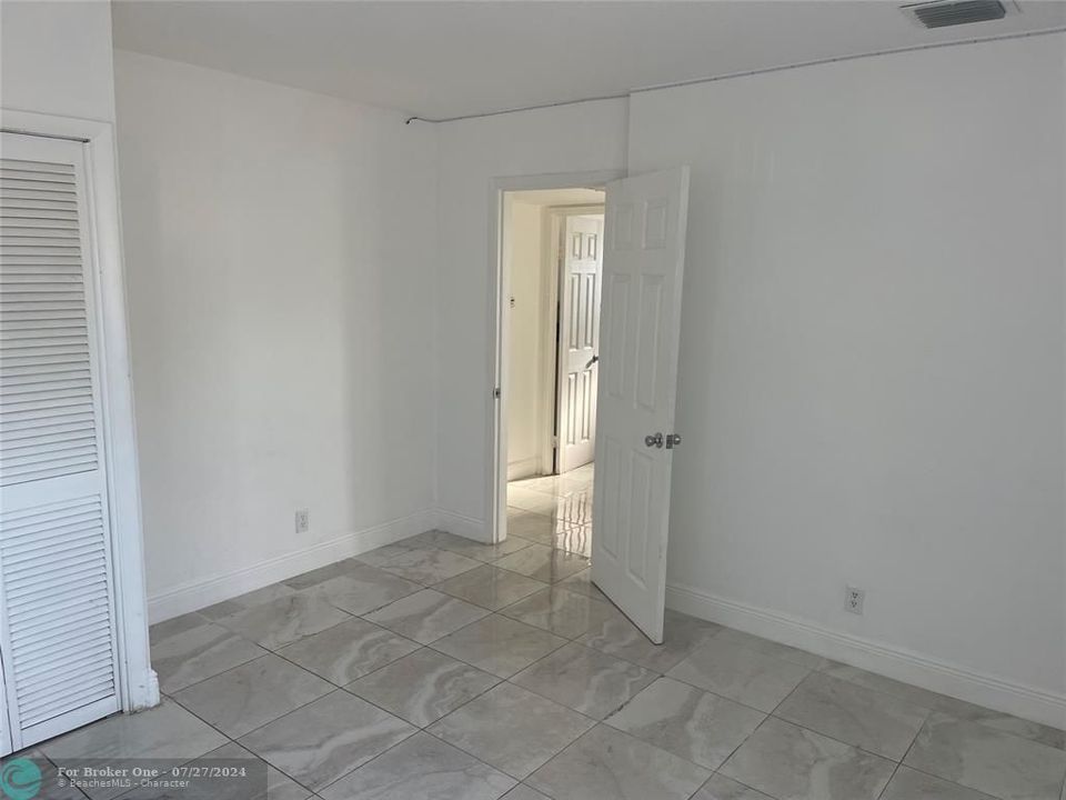 For Rent: $2,100 (2 beds, 1 baths, 760 Square Feet)