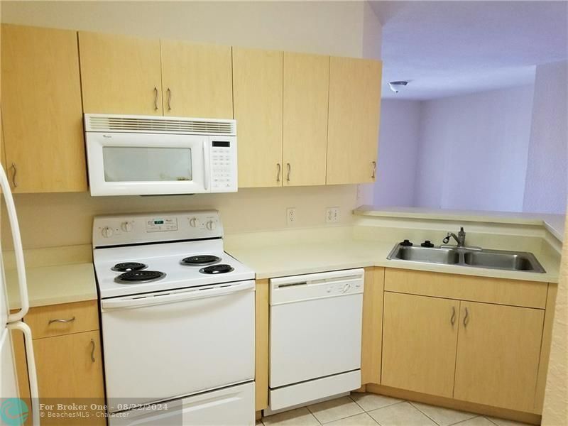 Recently Rented: $1,850 (1 beds, 1 baths, 878 Square Feet)