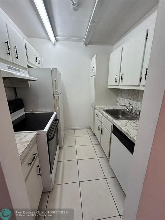 Recently Rented: $1,450 (1 beds, 1 baths, 580 Square Feet)