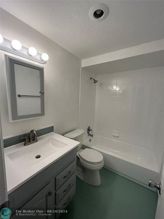 For Rent: $2,200 (1 beds, 1 baths, 690 Square Feet)