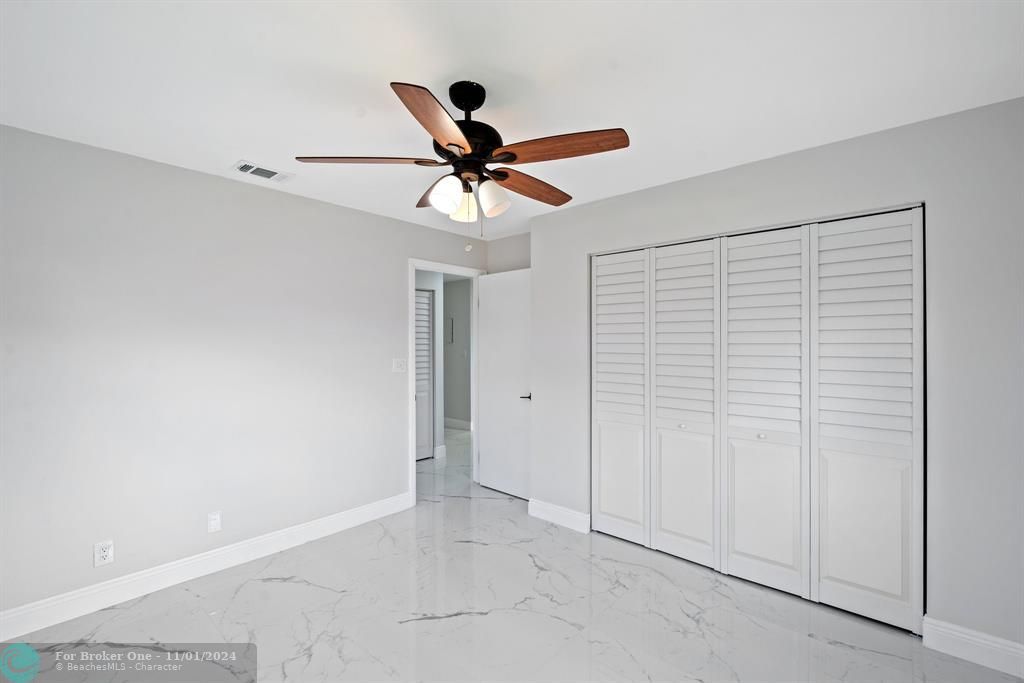 For Sale: $289,000 (2 beds, 2 baths, 1029 Square Feet)