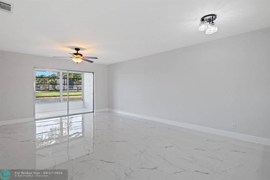 Active With Contract: $289,000 (2 beds, 2 baths, 1029 Square Feet)