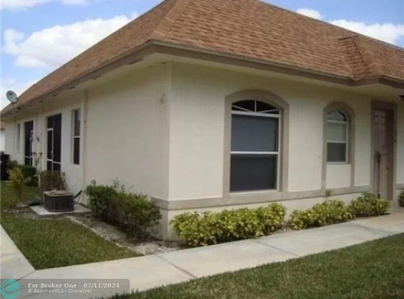 For Rent: $2,800 (3 beds, 2 baths, 1200 Square Feet)
