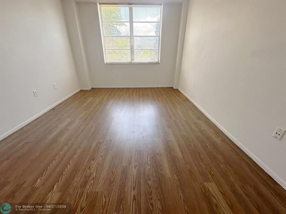 Recently Rented: $1,550 (1 beds, 1 baths, 840 Square Feet)