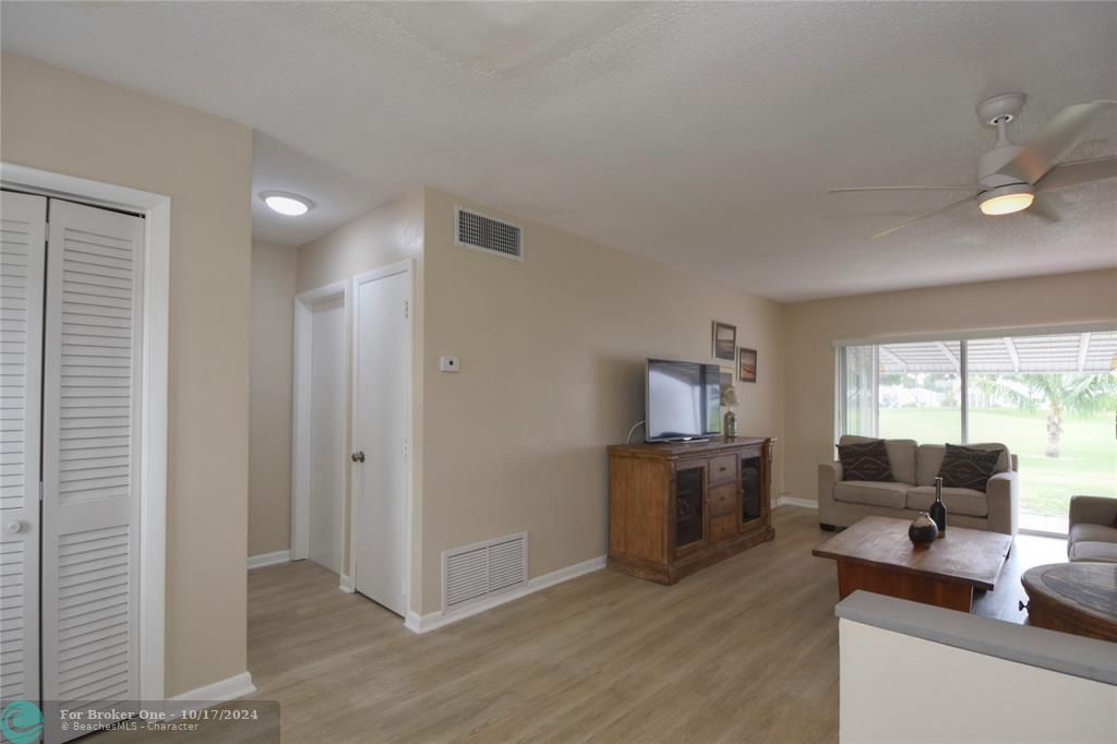 Active With Contract: $124,900 (1 beds, 1 baths, 600 Square Feet)