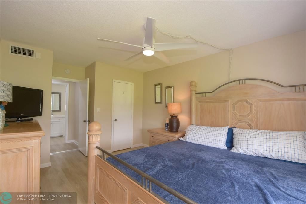 Active With Contract: $124,900 (1 beds, 1 baths, 600 Square Feet)