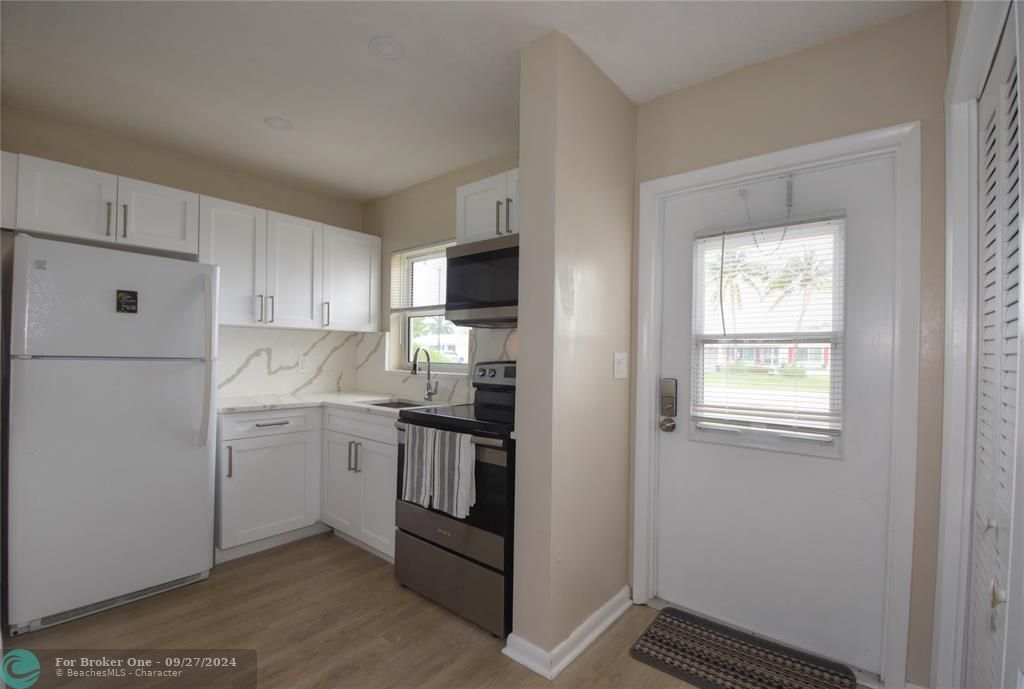 Active With Contract: $124,900 (1 beds, 1 baths, 600 Square Feet)