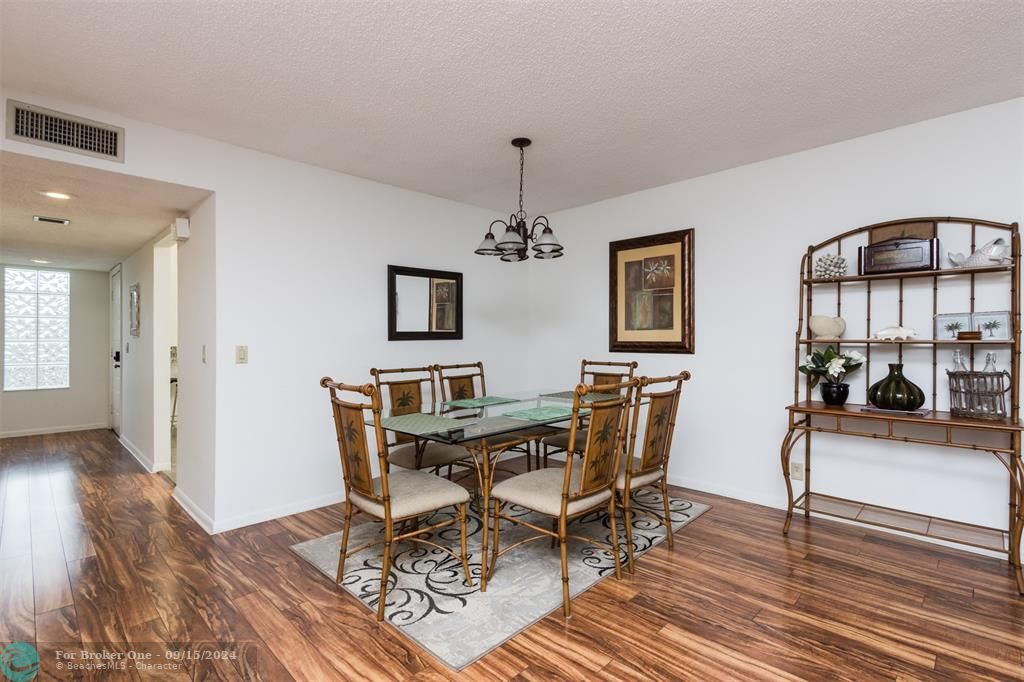 For Sale: $349,000 (2 beds, 2 baths, 1225 Square Feet)