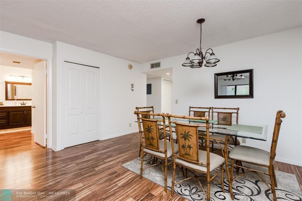 For Sale: $349,000 (2 beds, 2 baths, 1225 Square Feet)