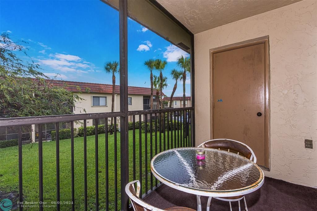 For Sale: $349,000 (2 beds, 2 baths, 1225 Square Feet)