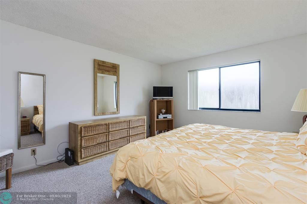 For Sale: $349,000 (2 beds, 2 baths, 1225 Square Feet)