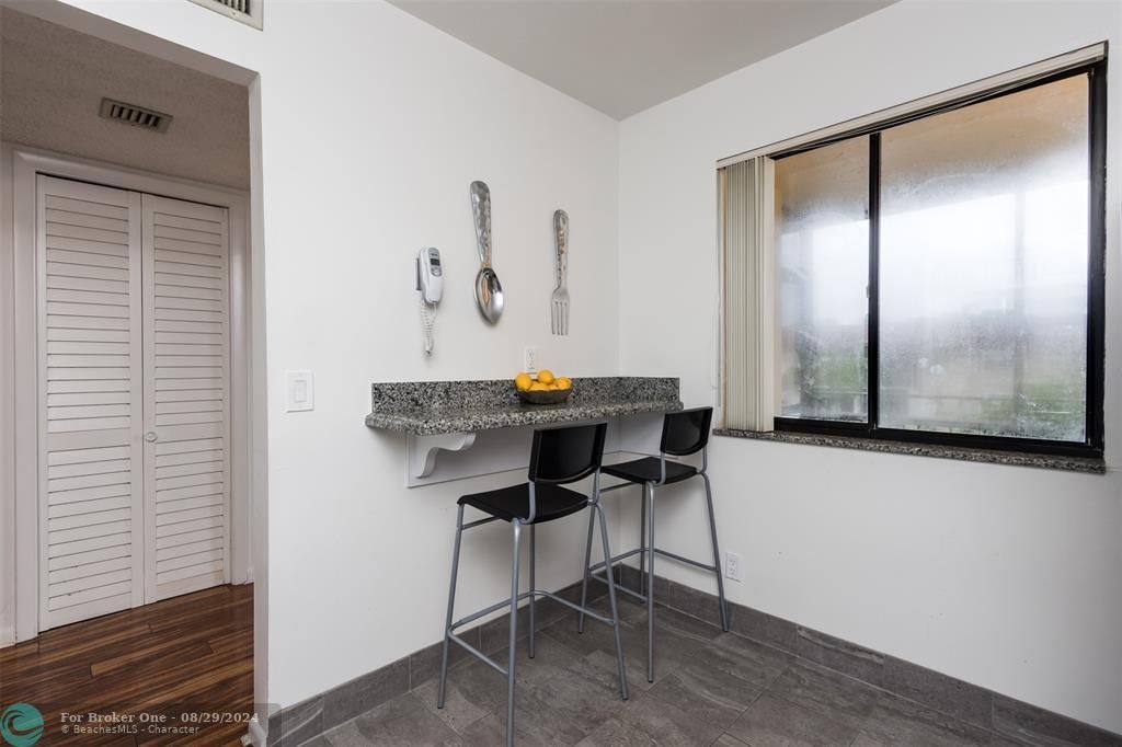 For Sale: $349,000 (2 beds, 2 baths, 1225 Square Feet)