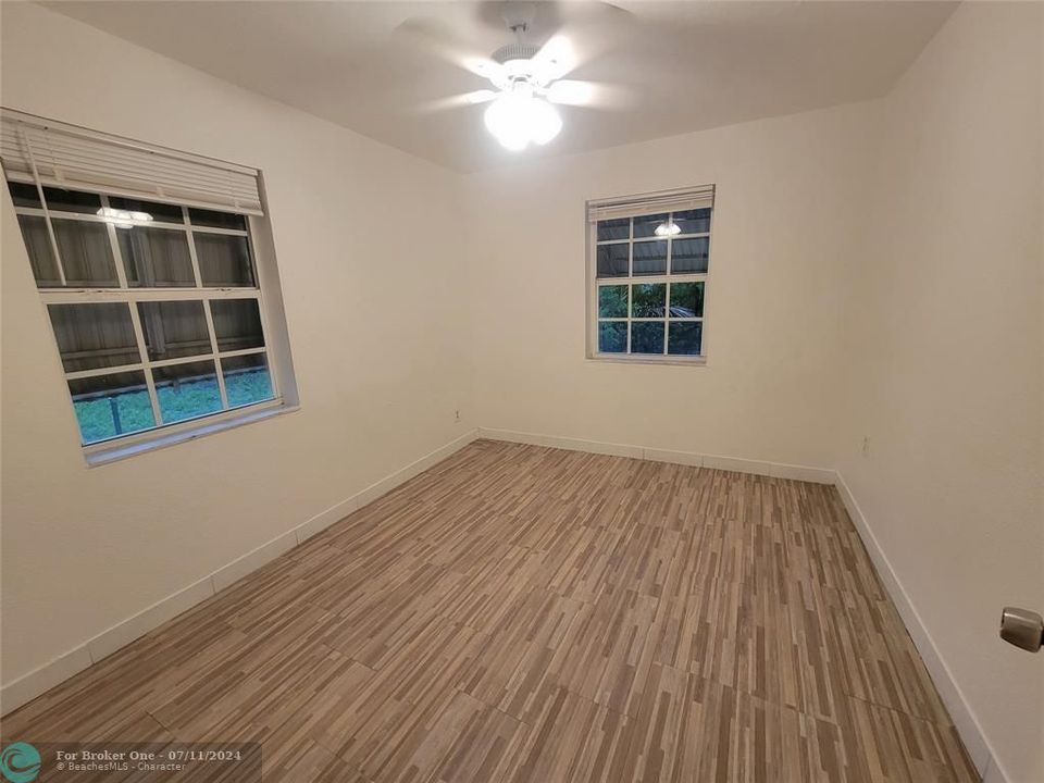 For Rent: $2,900 (4 beds, 2 baths, 1274 Square Feet)