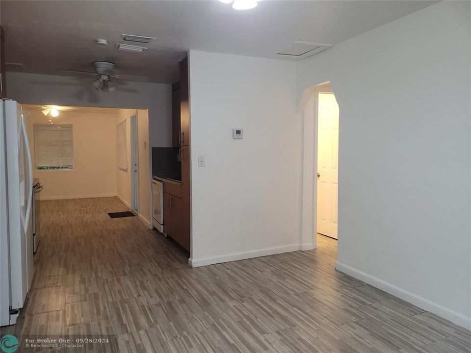 For Rent: $2,900 (4 beds, 2 baths, 1274 Square Feet)