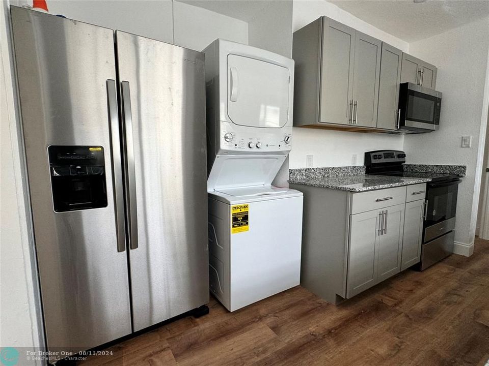 For Rent: $3,600 (4 beds, 2 baths, 1404 Square Feet)