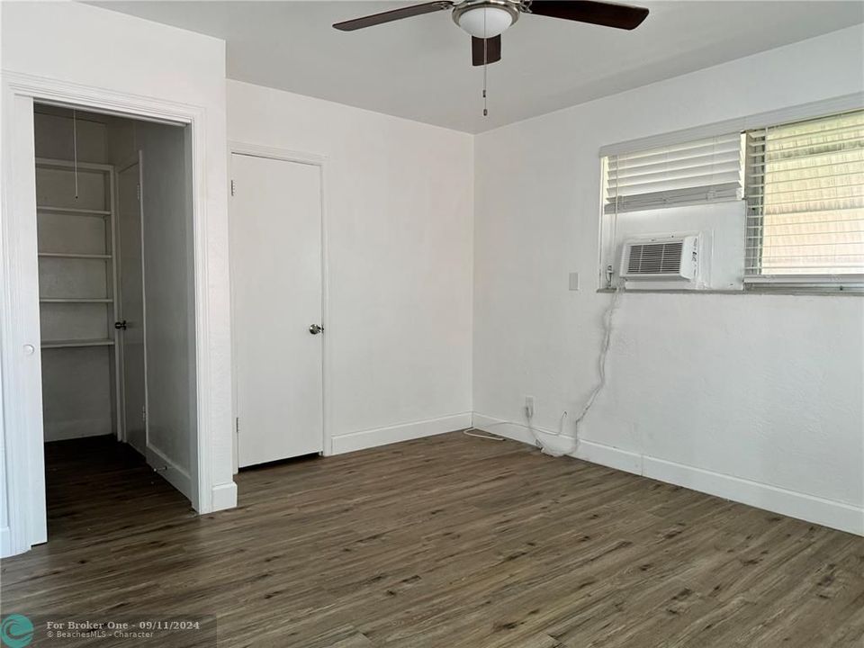 Active With Contract: $1,825 (1 beds, 1 baths, 4888 Square Feet)