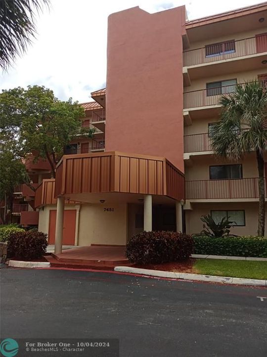 Active With Contract: $135,000 (1 beds, 1 baths, 760 Square Feet)