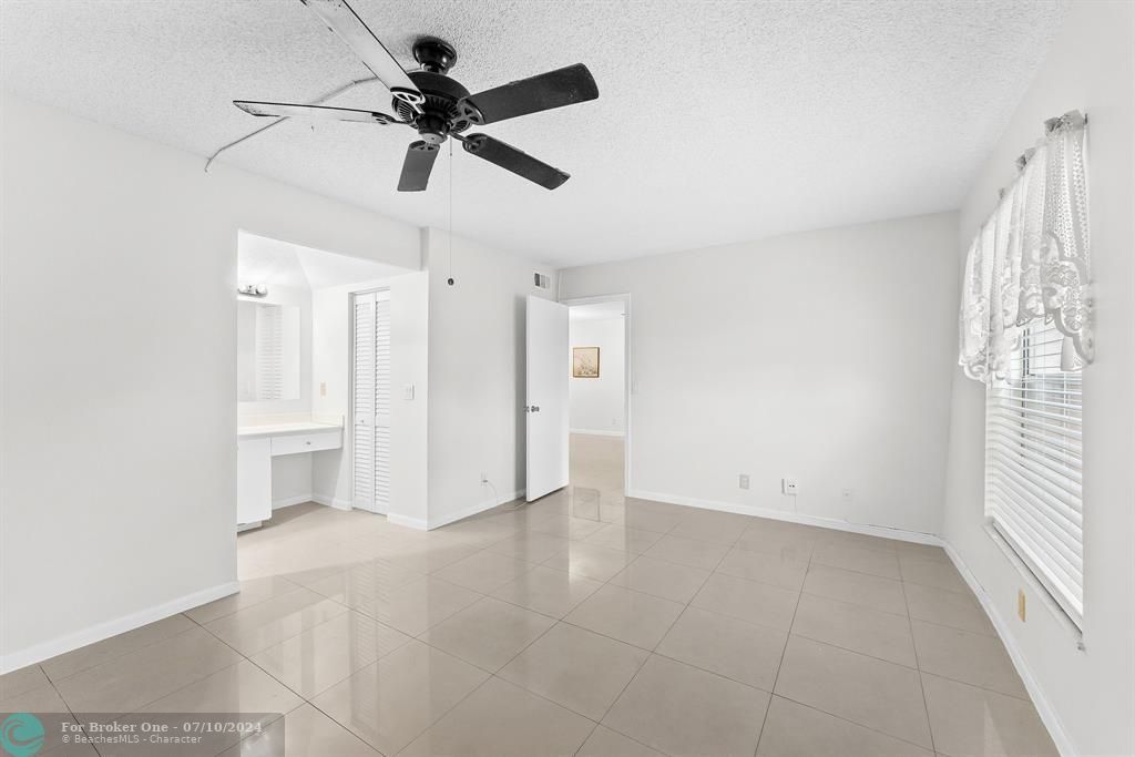 For Rent: $2,200 (2 beds, 2 baths, 1023 Square Feet)