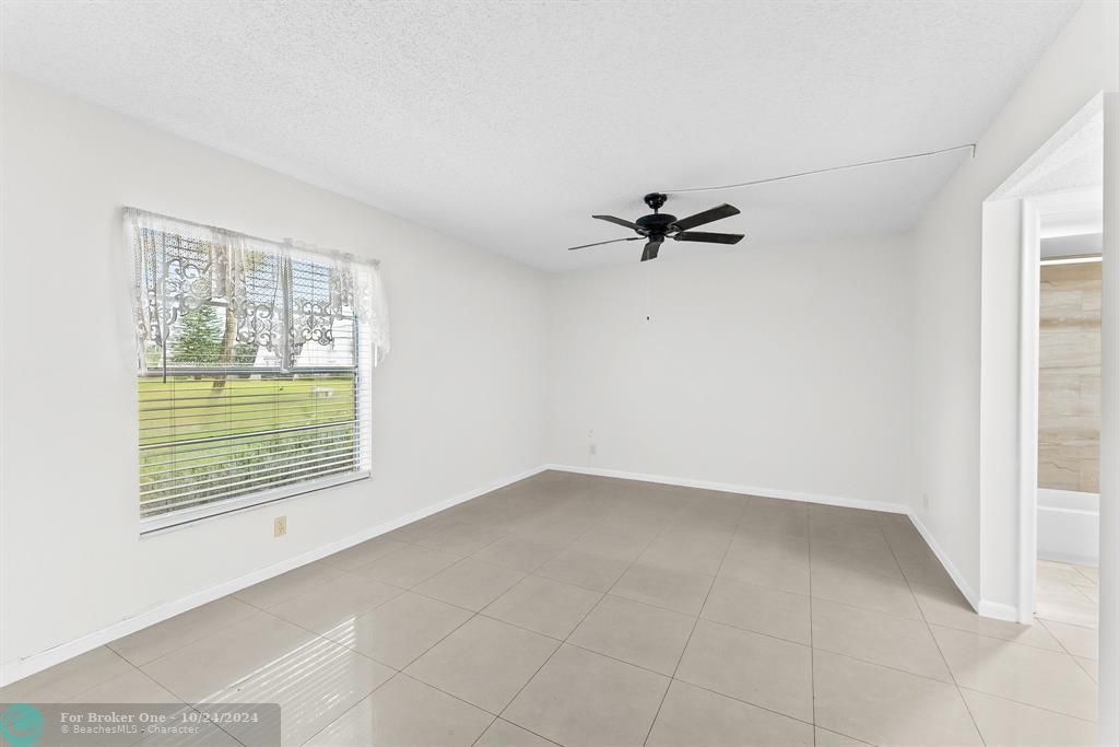 Active With Contract: $2,200 (2 beds, 2 baths, 1023 Square Feet)